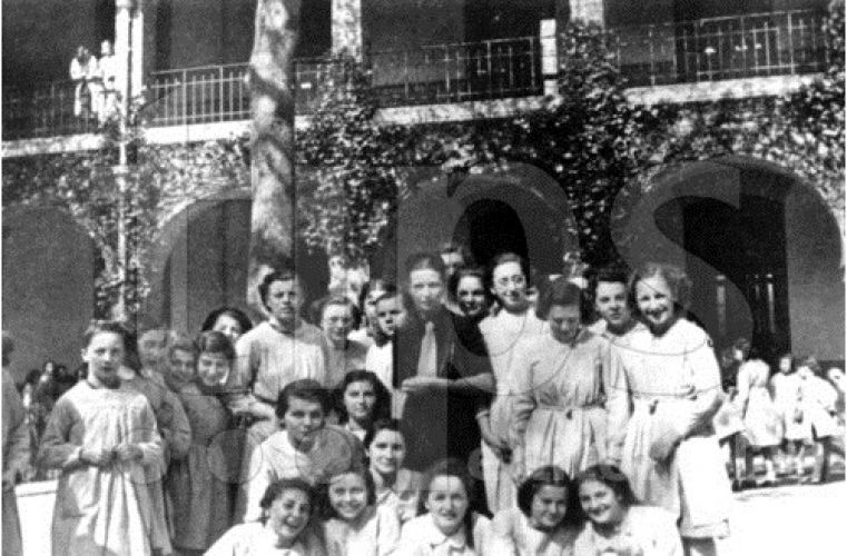  Simone en Marsella con sus alumnas.